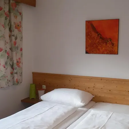 アパートホテル Haus Am 4*